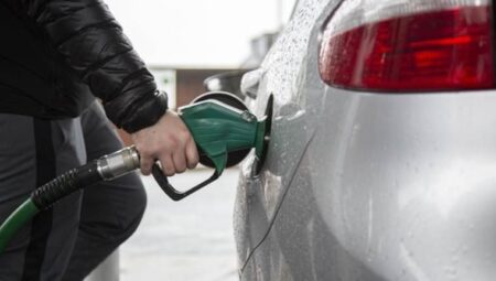 Benzine indirim yolda: Güncel benzin ve motorin fiyatları (18 Kasım 2022)