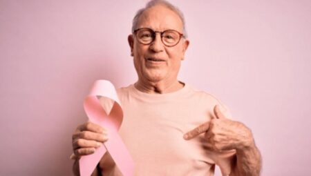 Erkekler dikkat! Göğüs kanseri daha saldırgan seyrediyor
