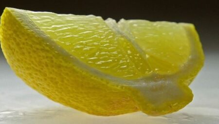 Limonu topuğunuza sürerseniz bakın neye faydası var?